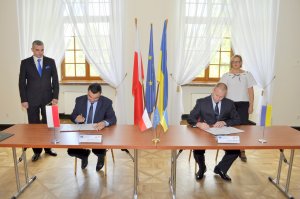 Podpisanie protokołów - Pełnomocnicy Graniczni Odcinka Bieszczadzkiego i Lwowskiego 