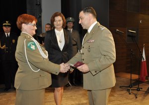 Srebrnym Medalem za długoletnia służbę została odznaczona kapitan Aleksandra Stanisz z Placówki SG w Krościenku 