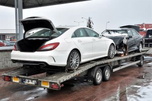 Mercedesy kupione w USA jako odpad zatrzymane na granicy 