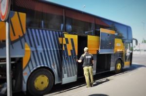 kontrola graniczna autobusów na przejściu w Korczowej 