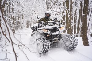 rok 2021 - Patrol zimą w Bieszczadach (quad na gąsienicach) 