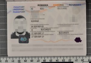 zatrzymany przerobiony paszport 
