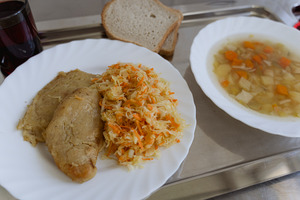 Strzeżony Ośrodek dla Cudzoziemców w Przemyślu - obiad wegański (21.07.2023r.) 