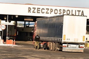 kontrola na przejściu granicznym w Korczowej 