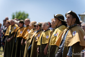 uroczystości w Kalwarii Pacławskiej uroczysta msza oraz przejście do alei dębów poświęconej kapelanom. Złożenie kwiatów i wieńców