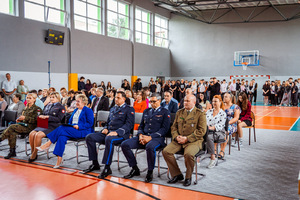 uroczystości rozpoczęcia roku z udziałem funkcjonariuszy BiOSG (fot. Policja oraz szkoły współpracujące z BiOSG) uroczystości rozpoczęcia roku z udziałem funkcjonariuszy BiOSG (fot. Policja oraz szkoły współpracujące z BiOSG)