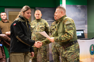 Uczniowie klasy mundurowej dynowskiego liceum poznawali realia służby w Bieszczadzkim Oddziale SG.