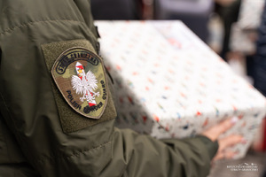 Funkcjonariusze i pracownicy BiOSG po raz kolejny włączyli się w akcję „Szlachetna Paczka”