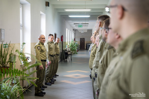 uroczysta zbiórka w BiOSG: wprowadzenie w obowiązki służbowe nowego naczelnika Wydziału Łączności i Informatyki w BiOSG