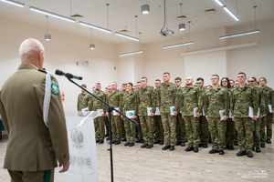 Wręczenie aktów mianowania na stopień kaprala w komendzie BiOSG