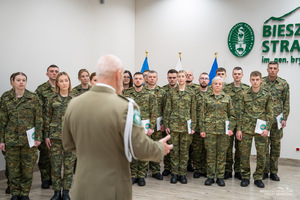 Wręczenie aktów mianowania na stopień kaprala w komendzie BiOSG