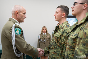 Wręczenie aktów mianowania na stopień kaprala w komendzie BiOSG