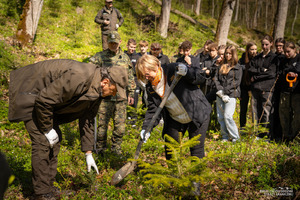 Dzień Ziemi - zasadzenie Zakątka Leśnego na 35. lat BiOSG Dzień Ziemi - zasadzenie Zakątka Leśnego na 35. lat BiOSG