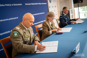 Bieszczadzki Oddział SG i Policja z Podkarpacia podpisały porozumienia ze szkołami średnimi