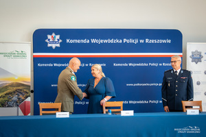 Bieszczadzki Oddział SG i Policja z Podkarpacia podpisały porozumienia ze szkołami średnimi
